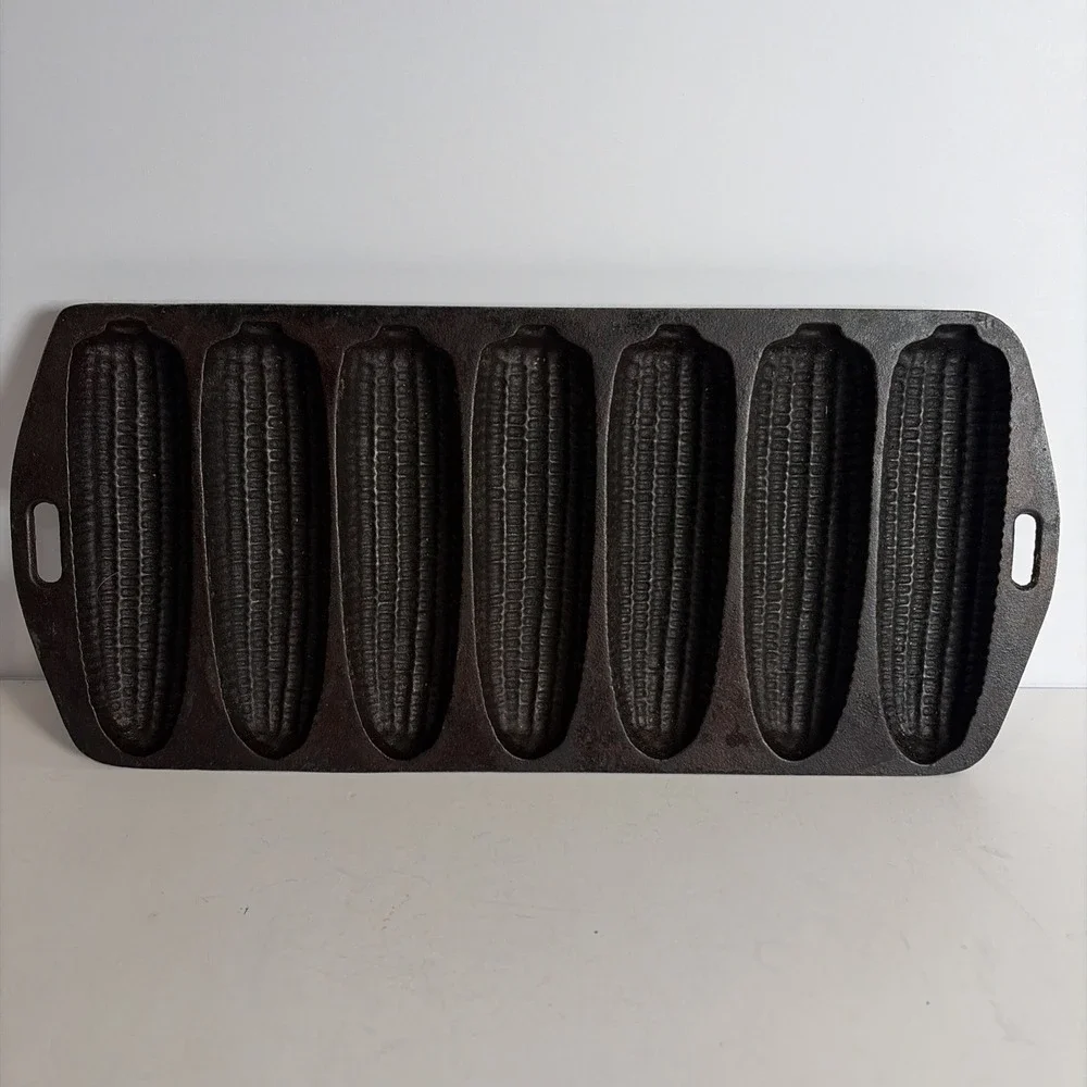 VTG Lodge 27 C Cast Iron 7 Ear Cornbread Corn Stick Pan USA